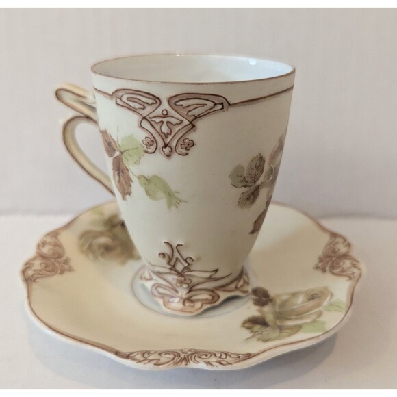 Hermann Ohme Old Ivory Silesia Clairon Cup with Saucer - Picture 1 of 10
